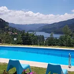 Lagoa Azul Do Geres