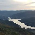 Lagoa Azul Do Geres