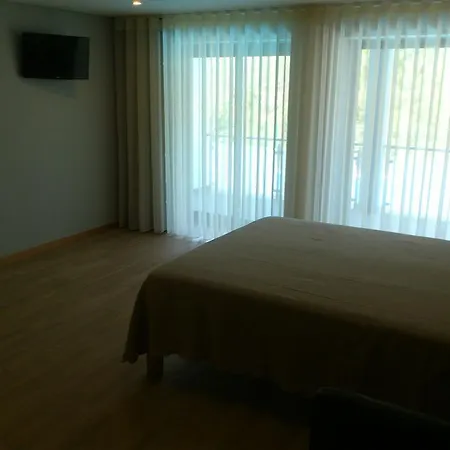 Hotel Lagoa Azul Do Geres