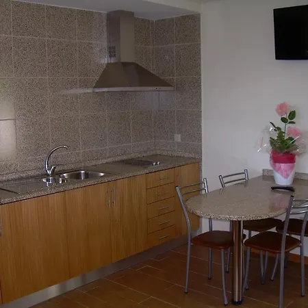 Lagoa Azul Do Gerês