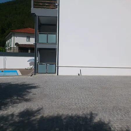 Lagoa Azul Do Gerês