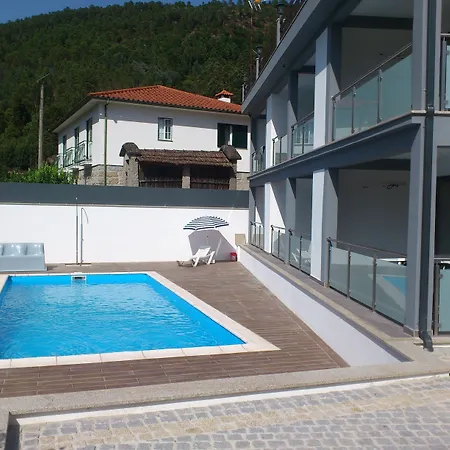 Lagoa Azul Do Hotel Gerês