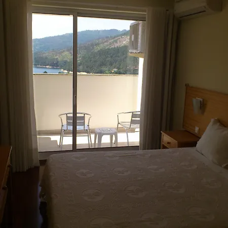 Lagoa Azul Do 2* Gerês