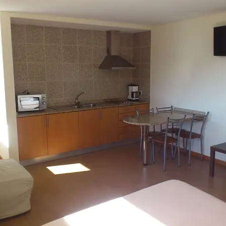 Lagoa Azul Do Gerês