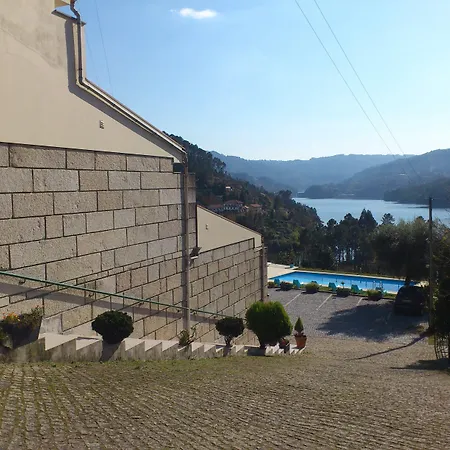 Hotel Lagoa Azul Do Gerês