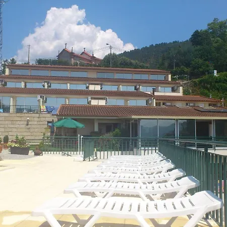Lagoa Azul Do ホテル 2*