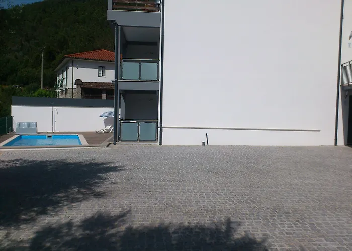 Lagoa Azul Do Gerês