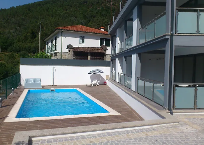 Lagoa Azul Do Hotel Gerês