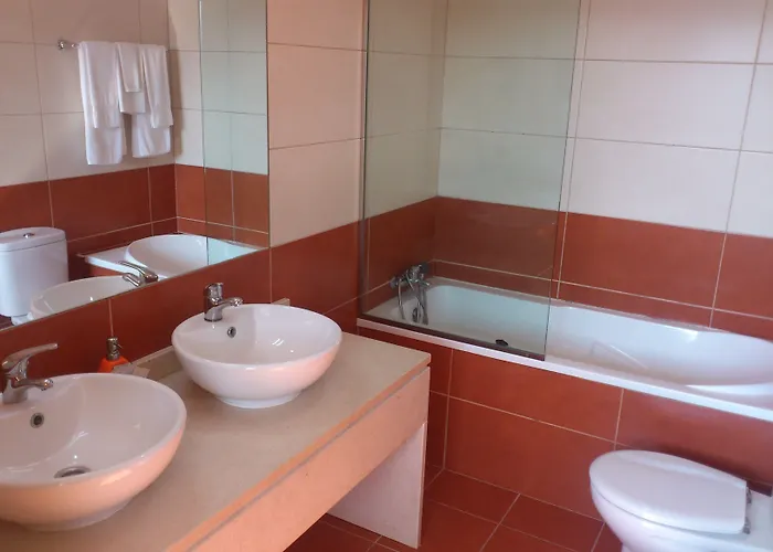 Hotel Lagoa Azul Do Gerês